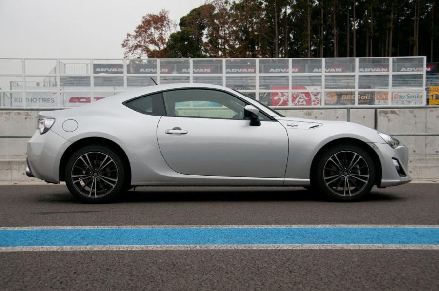  Scion FR-S 2013 года  (фото 39 из 192)